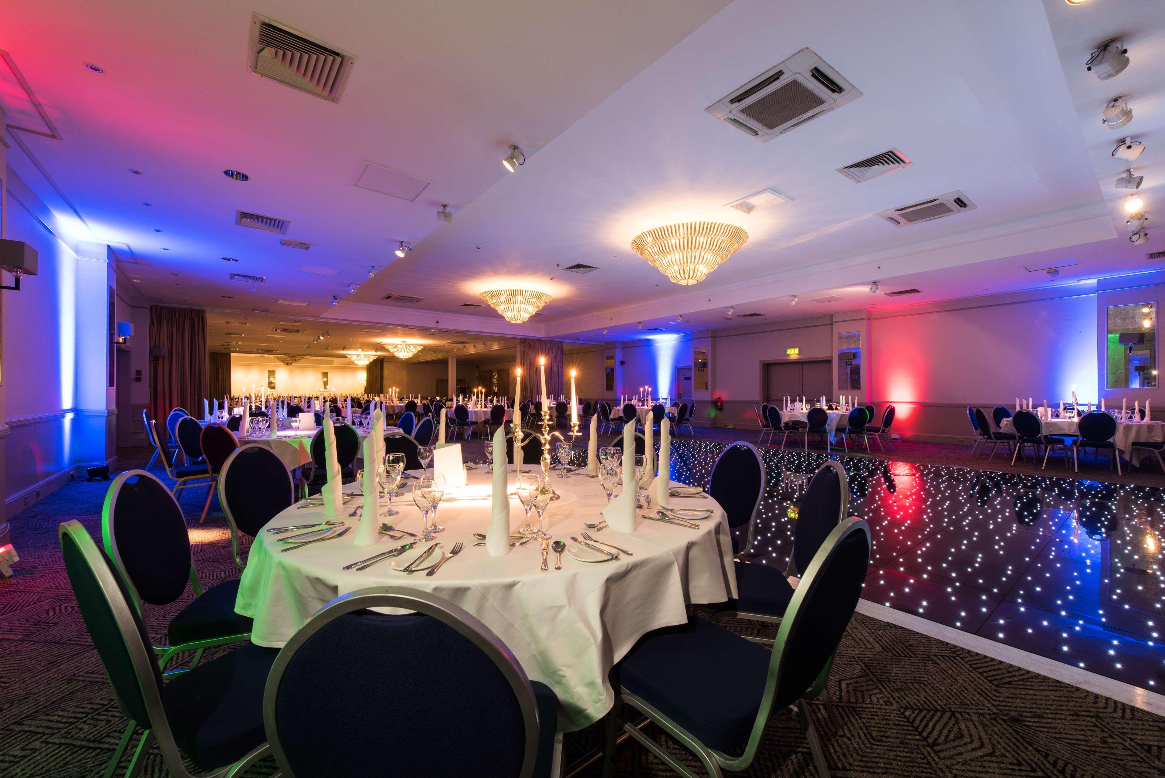Doubletree By Hilton Aberdeen Treetops Exteriör bild